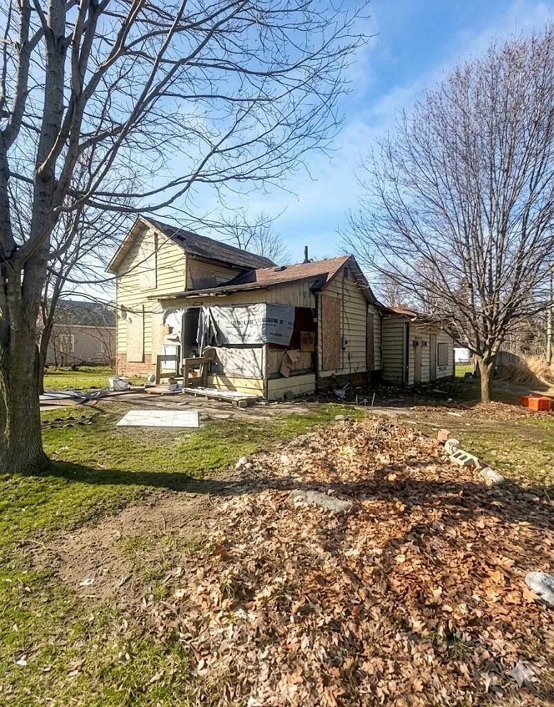 17806 E State St photo 1