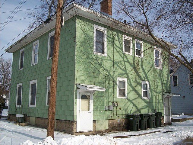 2nd image of 507 E 3rd St