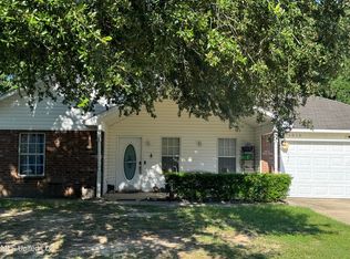 1512 S 7th St, Ocean Springs, MS 39564