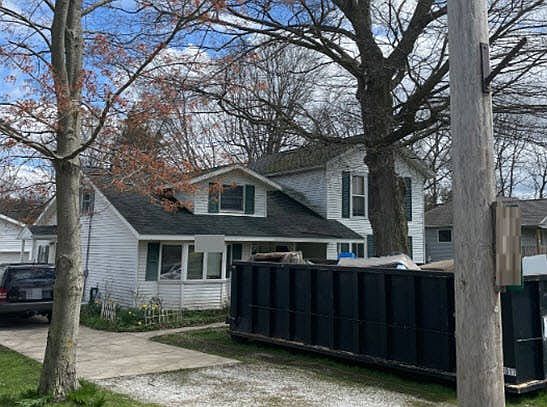 3rd image of 4461 Leonard St