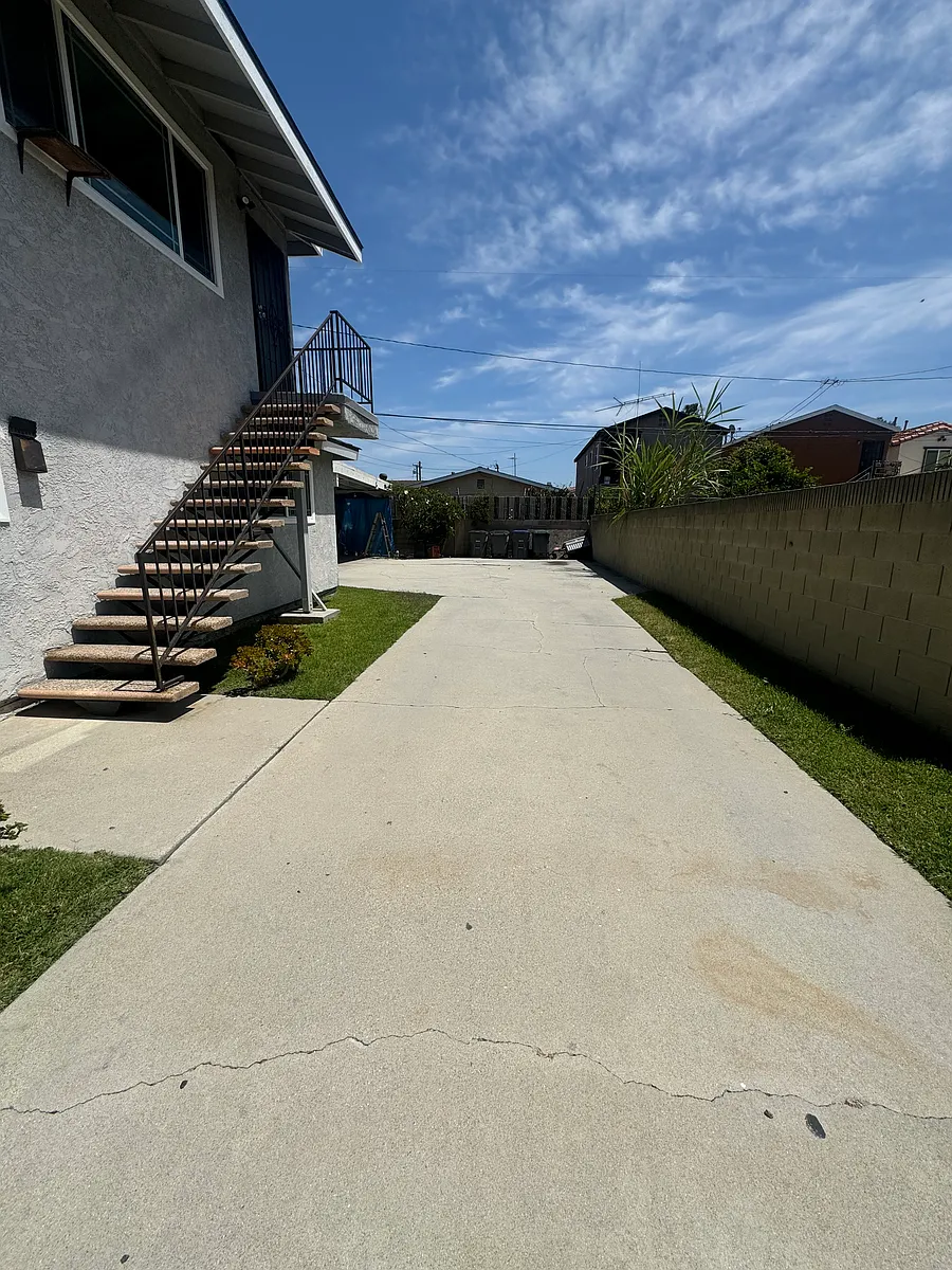 Building Photo - 22300 Clarkdale Ave #2