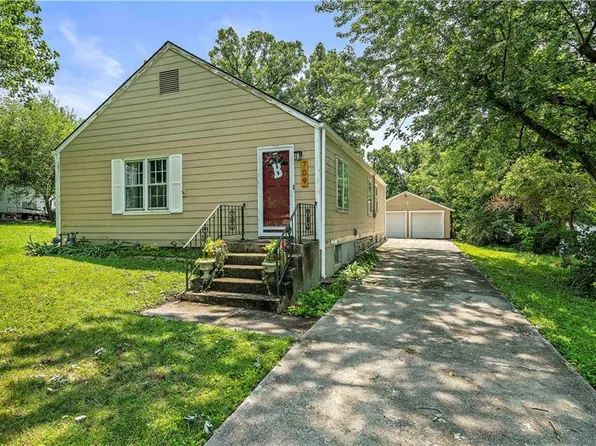709 NE Lindberg Dr, Kansas City, MO 64118