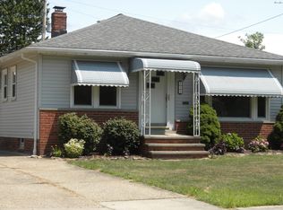 579 Dickerson Rd, Willowick, OH 44095