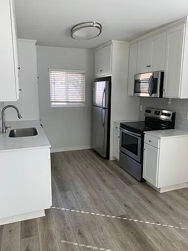 3958-3966 Riviera Dr #3929-3931 Photo 1