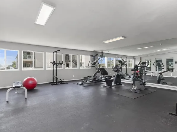 1021 Scott St, San Diego, CA 92106