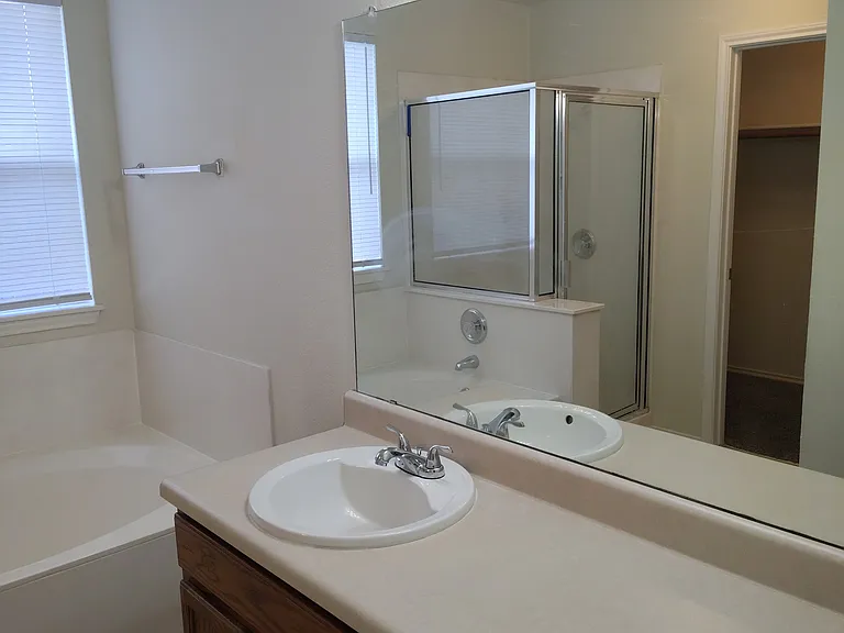 382 Lake Washington Dr — Photo 16