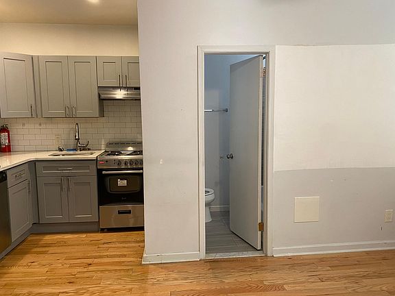 2nd image of 118 N 50th St APT A4