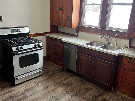 3rd image of 602 S 6th Ave