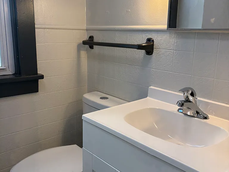 4260 S Park Ave #3 — Photo 4