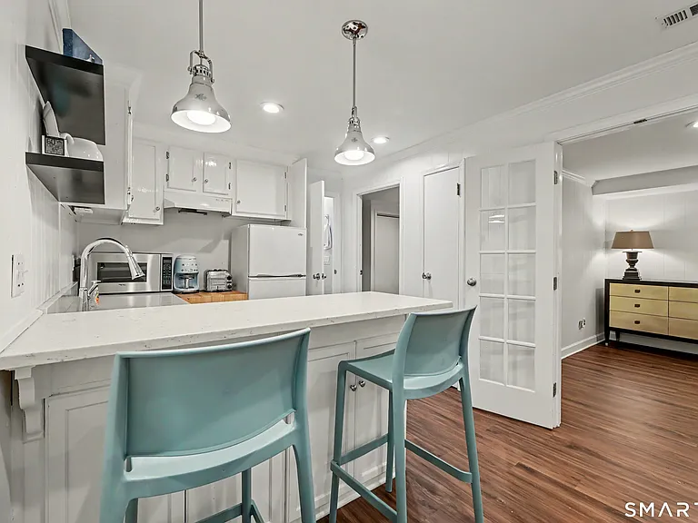91 Raymond St — Photo 26