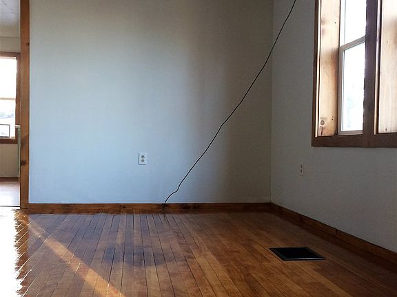 5th image of 315 Lafayette St