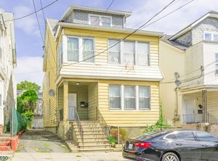 17 Harding Ter, Newark, NJ 07112