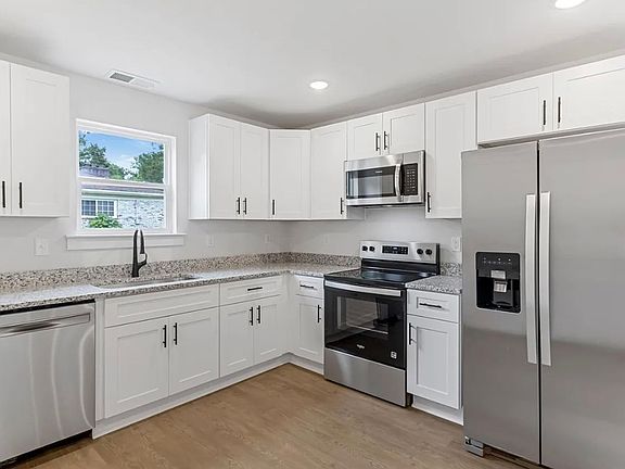 3rd image of 10 Berea Forest Cir #B