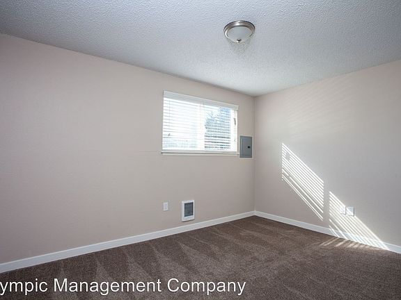 3rd image of 12720 C St S APT U