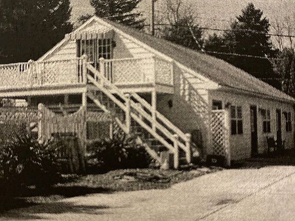 4th image of 486 Lewisberry Rd