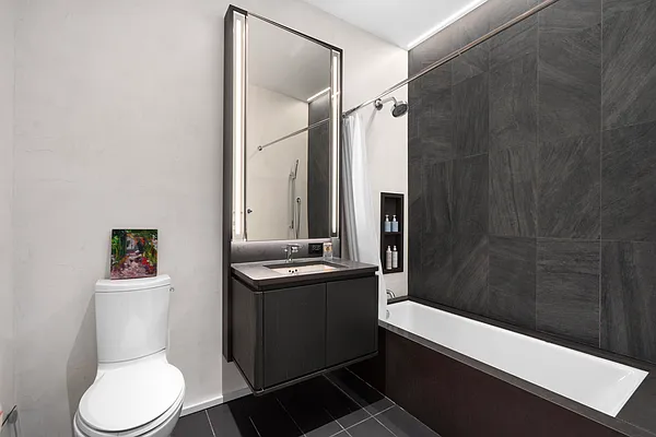 Bathroom, photo 1