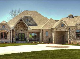 8075 Jonathan Dr, Ooltewah, TN 37363