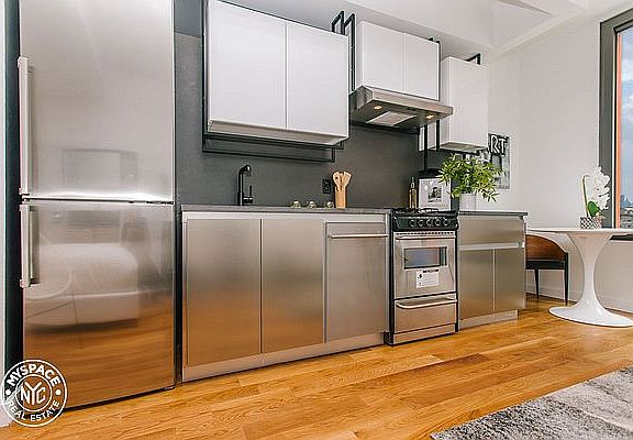 3rd image of 123 Melrose St #885