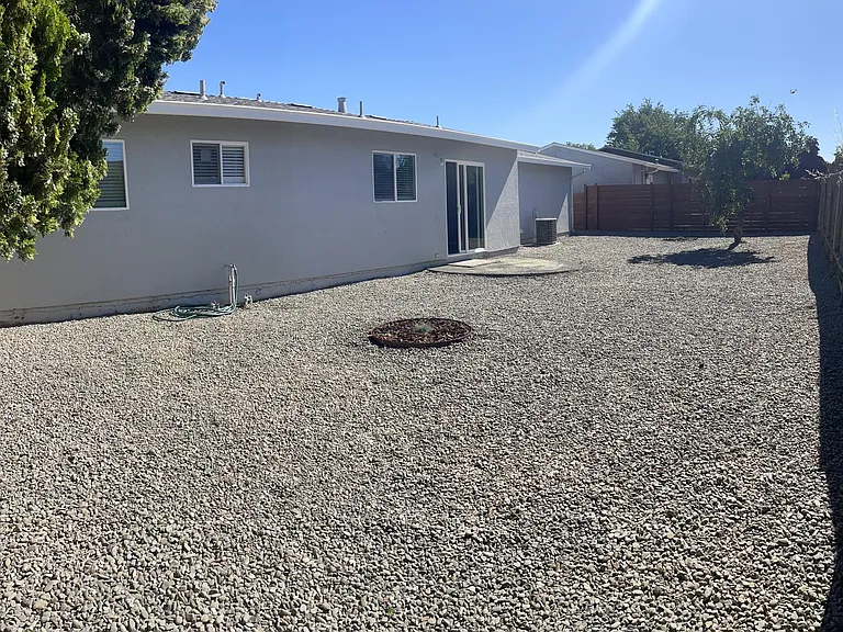 225 Walnut St — Photo 16