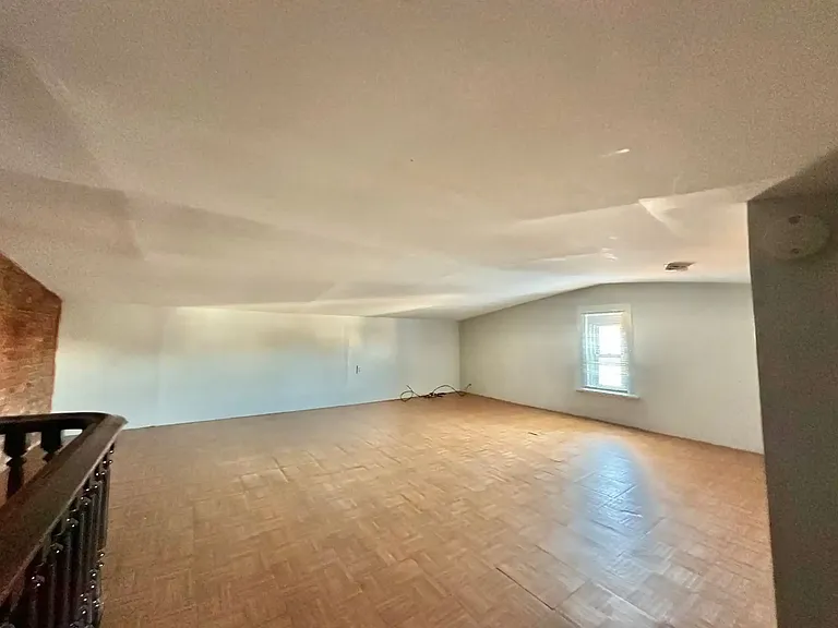 33 Howe St #3L — Photo 12