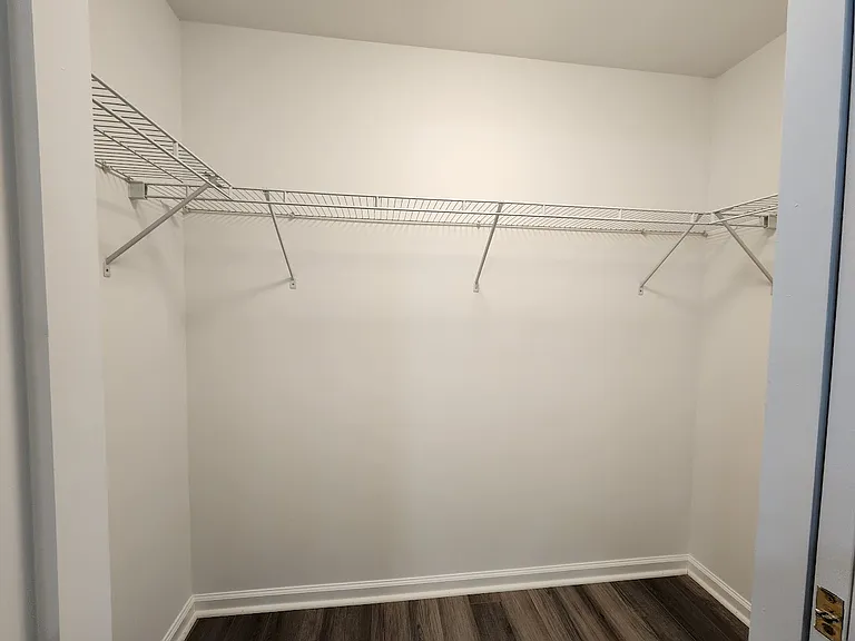 1750 Yorkshire Pl — Photo 10