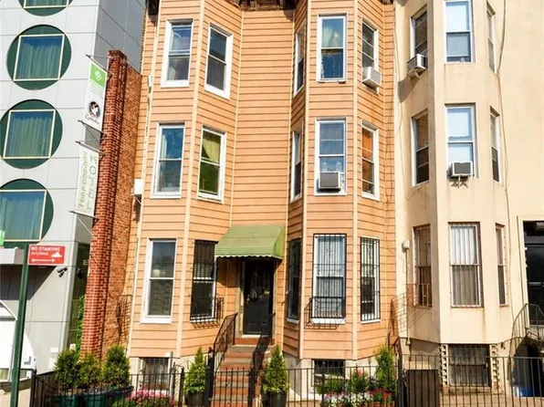 465 39th St, Brooklyn, NY 11232