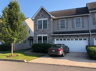5 Marina Dr, Harveys Lake, PA 18618