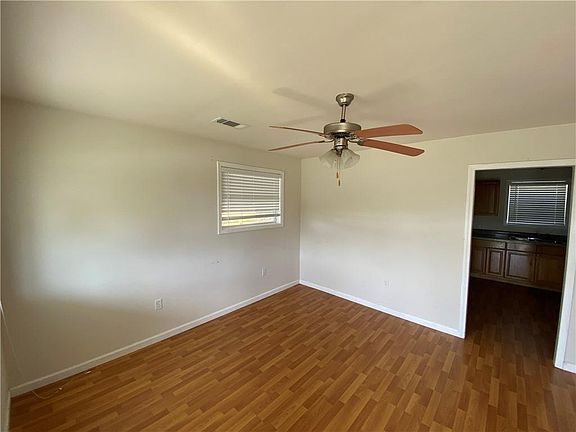 3rd image of 2709 Veronica Dr