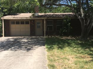 504 Low Meadow Dr, Pleasanton, TX 78064