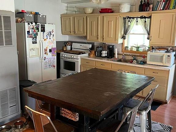 4th image of 905 Shaw Dr
