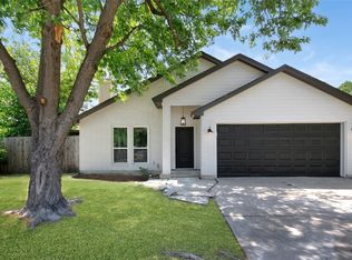 804 Colony Ct, Blue Mound, TX 76131