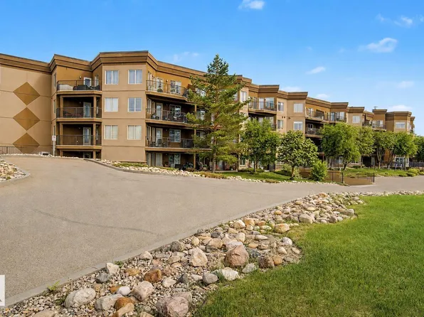 530 Hooke Rd NW #303, Edmonton, AB T5A 5J5