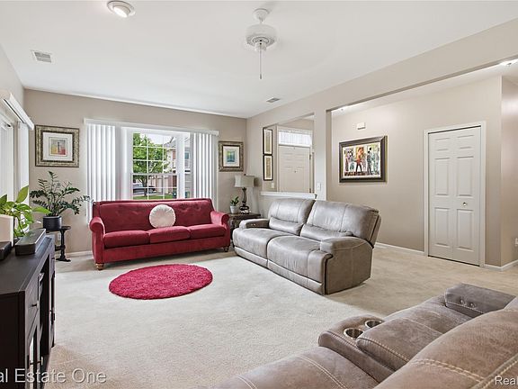 4th image of 1828 Flagstone Cir #40