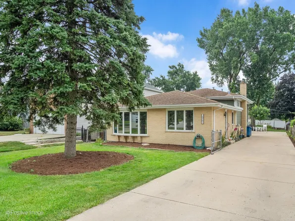 570 W Crockett Ave, Elmhurst, IL 60126