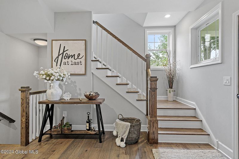 3rd image of 10 Emerald Terrace