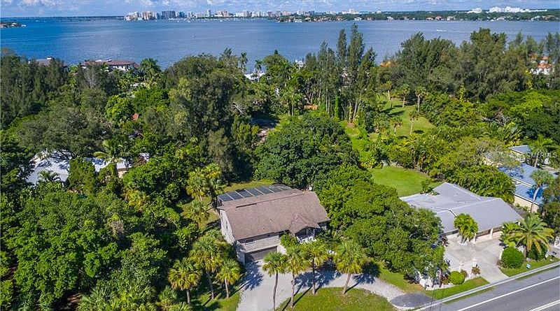 1st image of 737 Siesta Dr