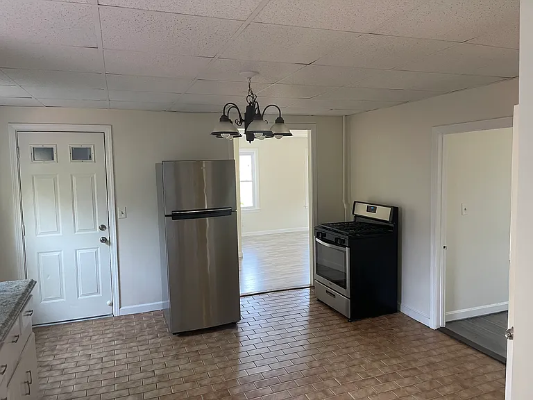 32 Maple St #1 — Photo 5