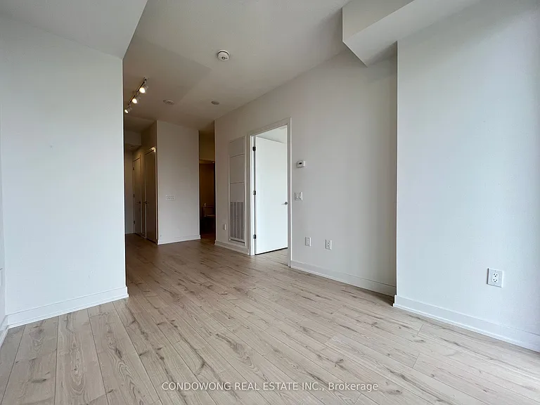 9 Tecumseth St #1206 — Photo 11