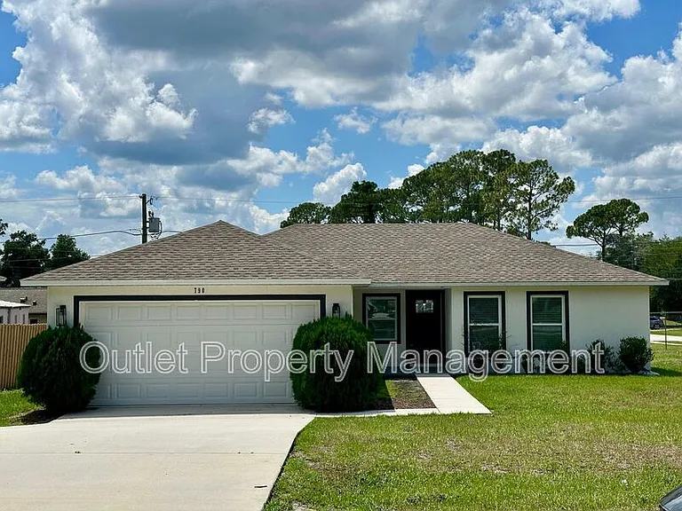 790 W Gaucho Cir — Photo 1