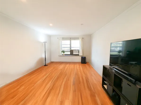 75-50 Bell Boulevard #1G, Oakland Gardens, NY 11364