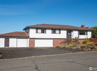 1713 E 4th St, Port Angeles, WA 98362