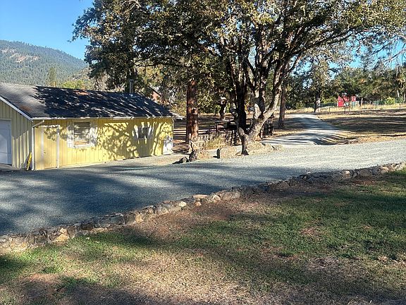 5th image of 2184 E Evans Creek Rd