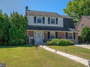 328 Walnut Ave, Aldan, PA 19018