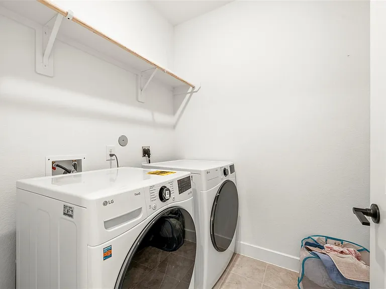 21646 Laggan Cliff Ln — Photo 37