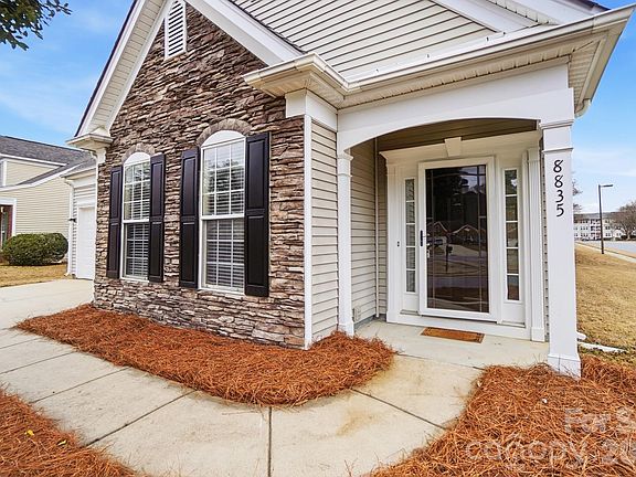 3rd image of 8835 Kestral Ridge Dr