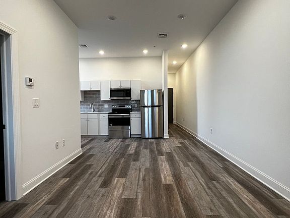 5th image of 6800 Market St #402