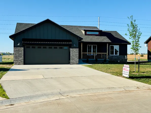 803 Brexley Ct, Dodge City, KS 67801