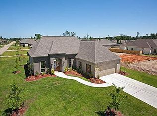 800 Place St, Covington, LA 70433