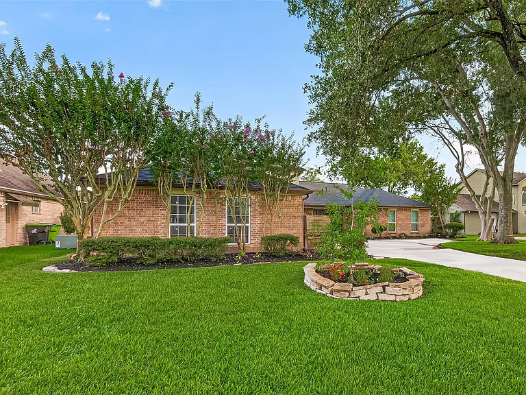 2103 Winged Foot Dr — Photo 2