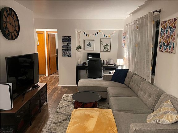 4th image of 723 Allegheny River Boulevard